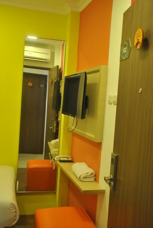 Djo Front One Inn Bengkulu Exteriér fotografie