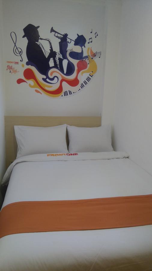 Djo Front One Inn Bengkulu Exteriér fotografie