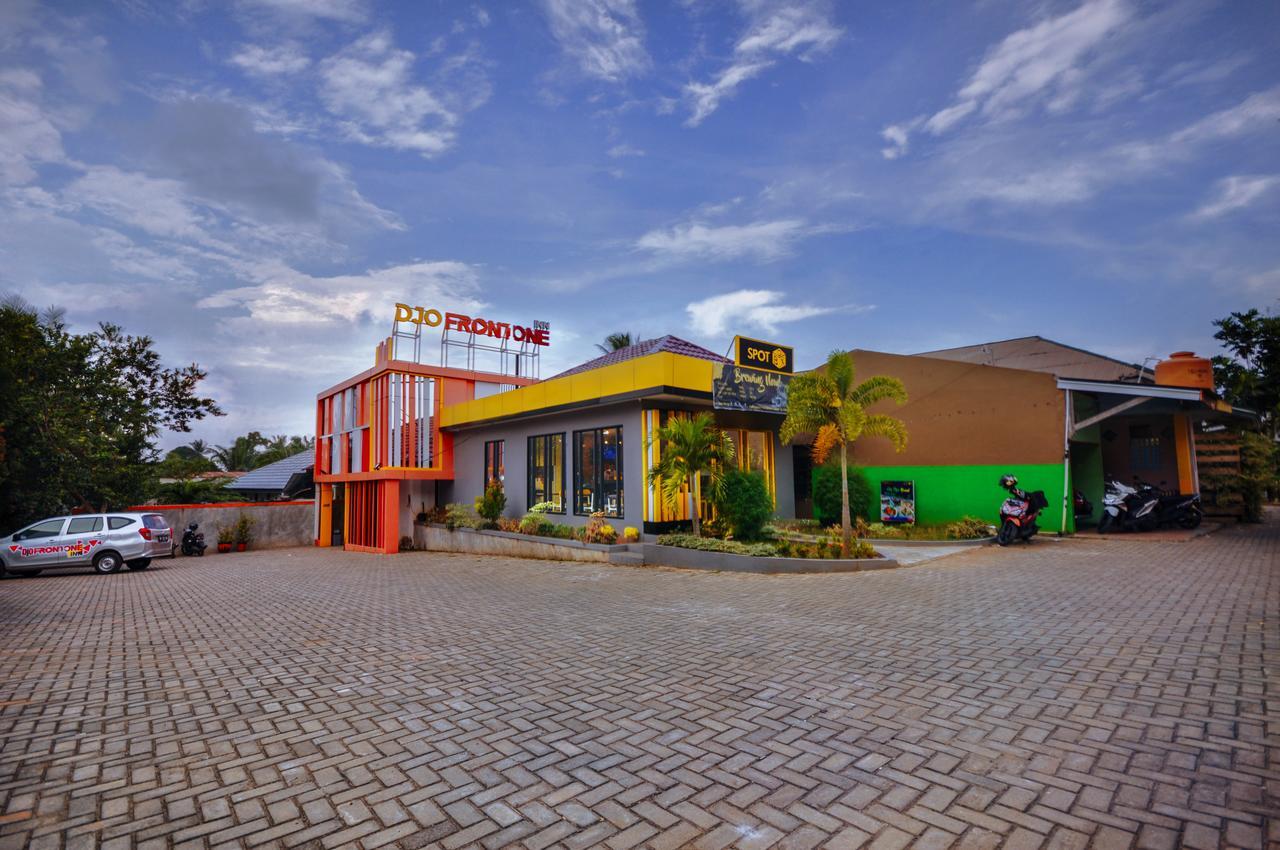 Djo Front One Inn Bengkulu Exteriér fotografie