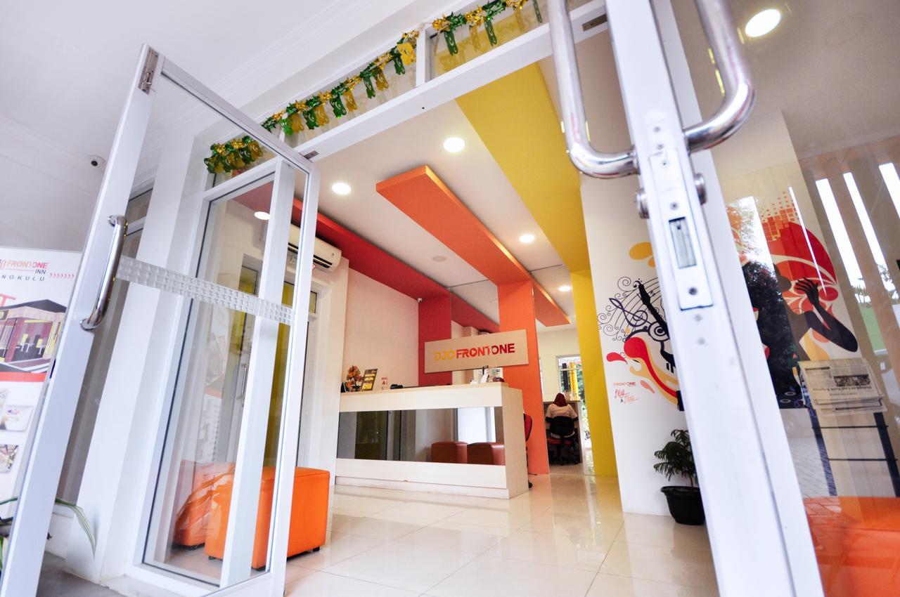 Djo Front One Inn Bengkulu Exteriér fotografie